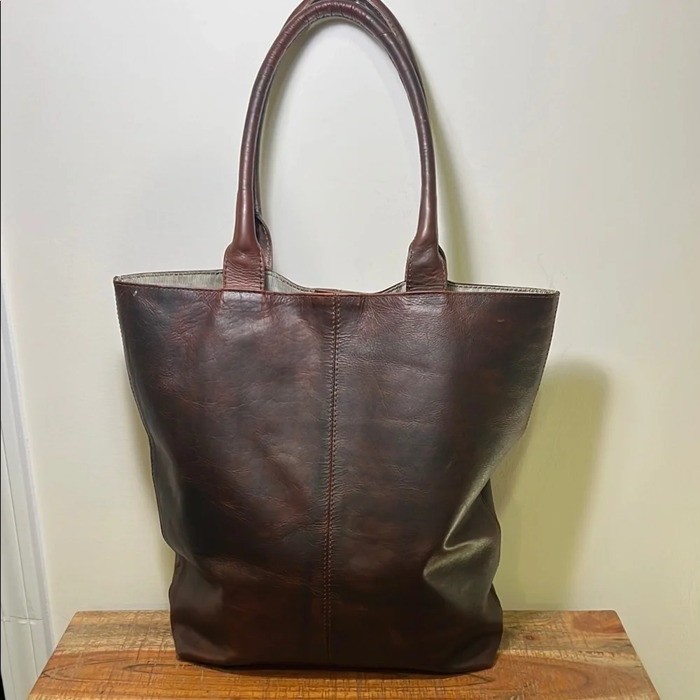 Entirely India Handmade Jessica Casual Brown Leather Tote - Picture 3 of 8